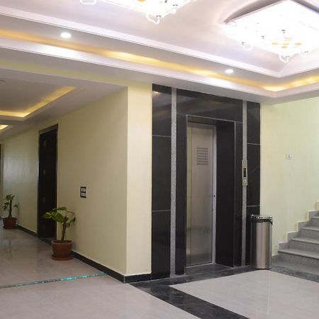 Puja Residency Hotel Varanasi Eksteriør billede