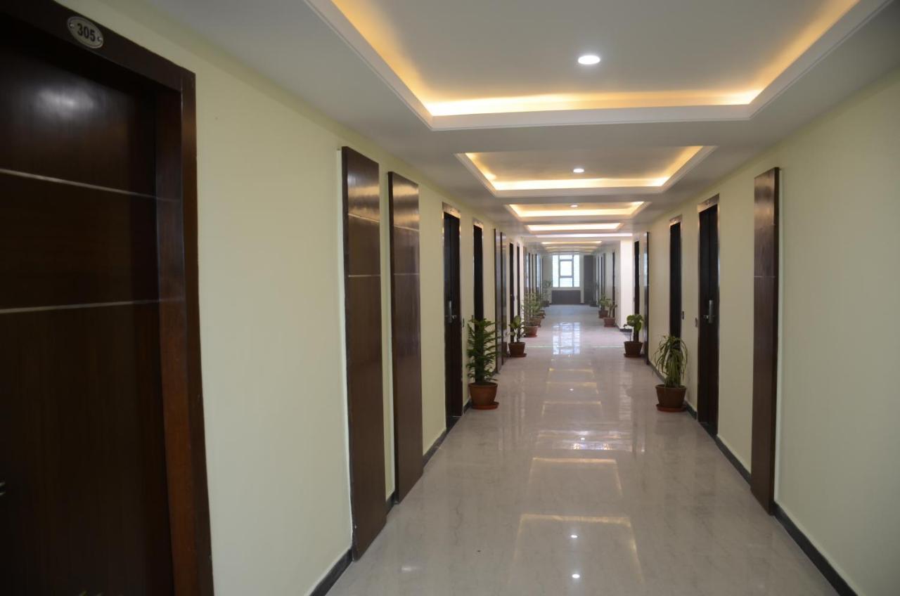 Puja Residency Hotel Varanasi Eksteriør billede