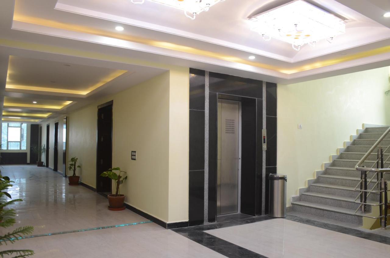 Puja Residency Hotel Varanasi Eksteriør billede