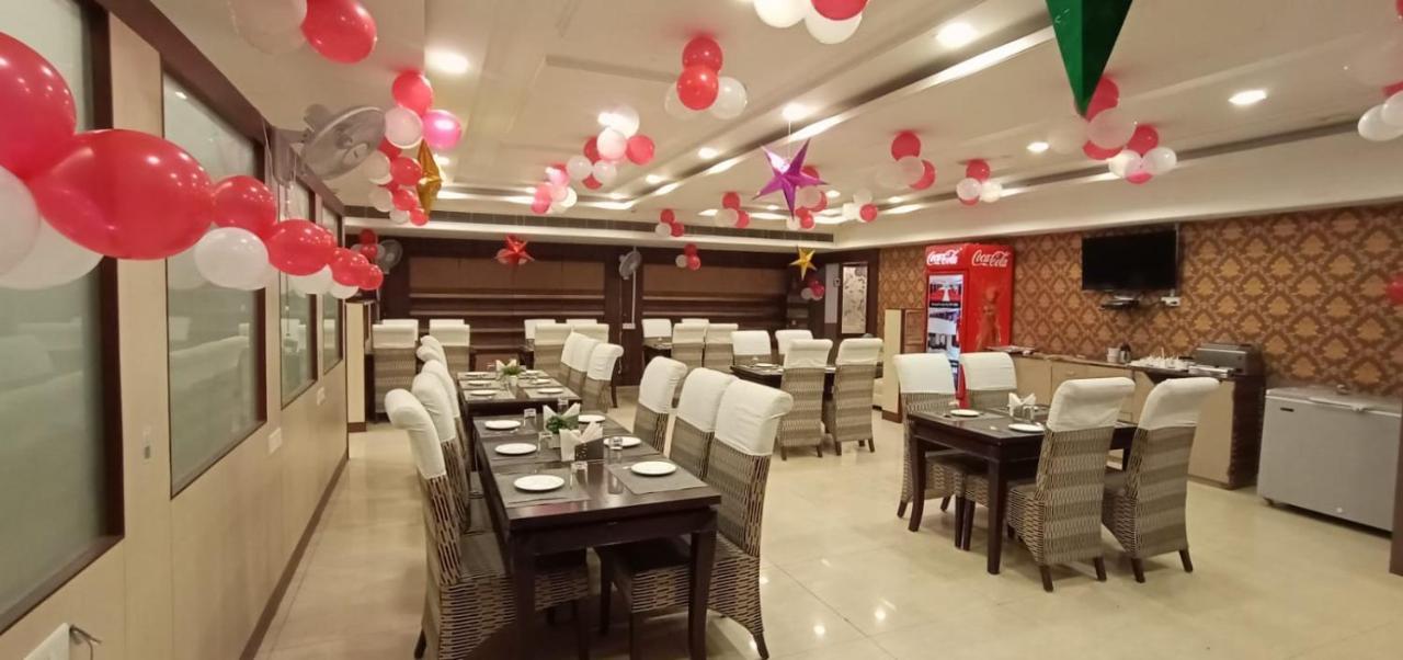 Puja Residency Hotel Varanasi Eksteriør billede