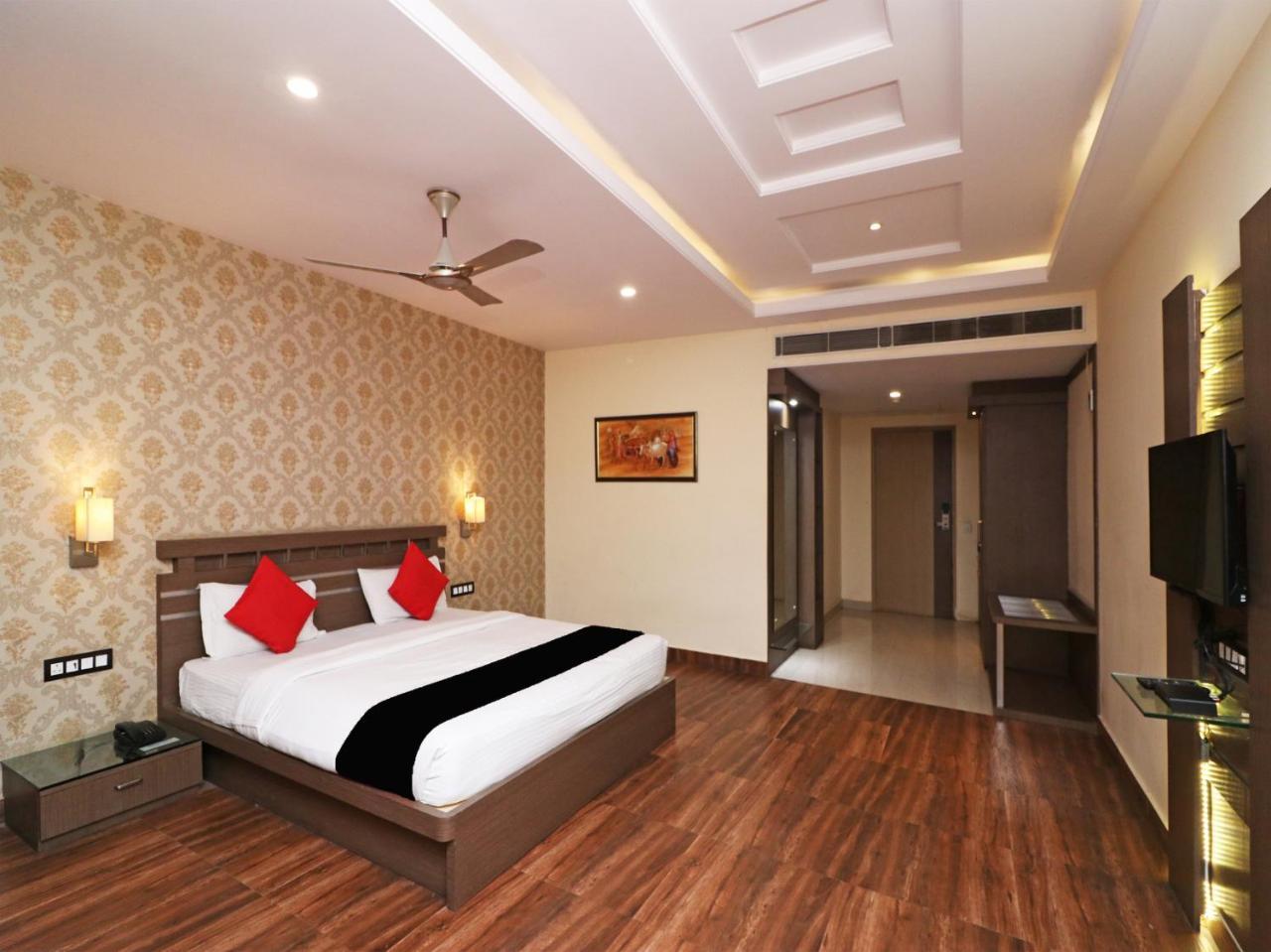 Puja Residency Hotel Varanasi Eksteriør billede