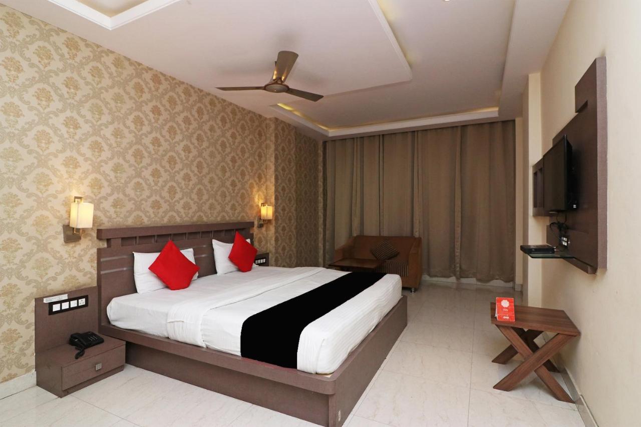 Puja Residency Hotel Varanasi Eksteriør billede