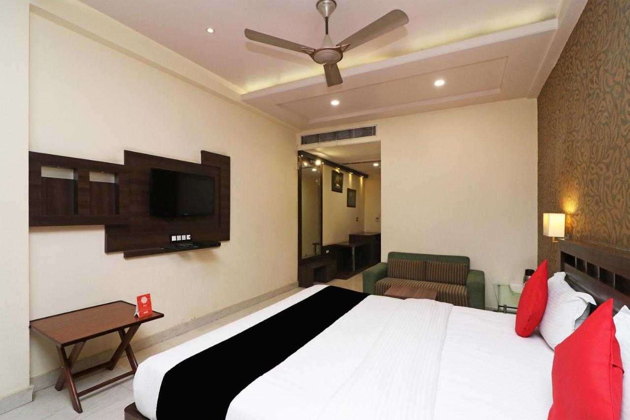 Puja Residency Hotel Varanasi Eksteriør billede