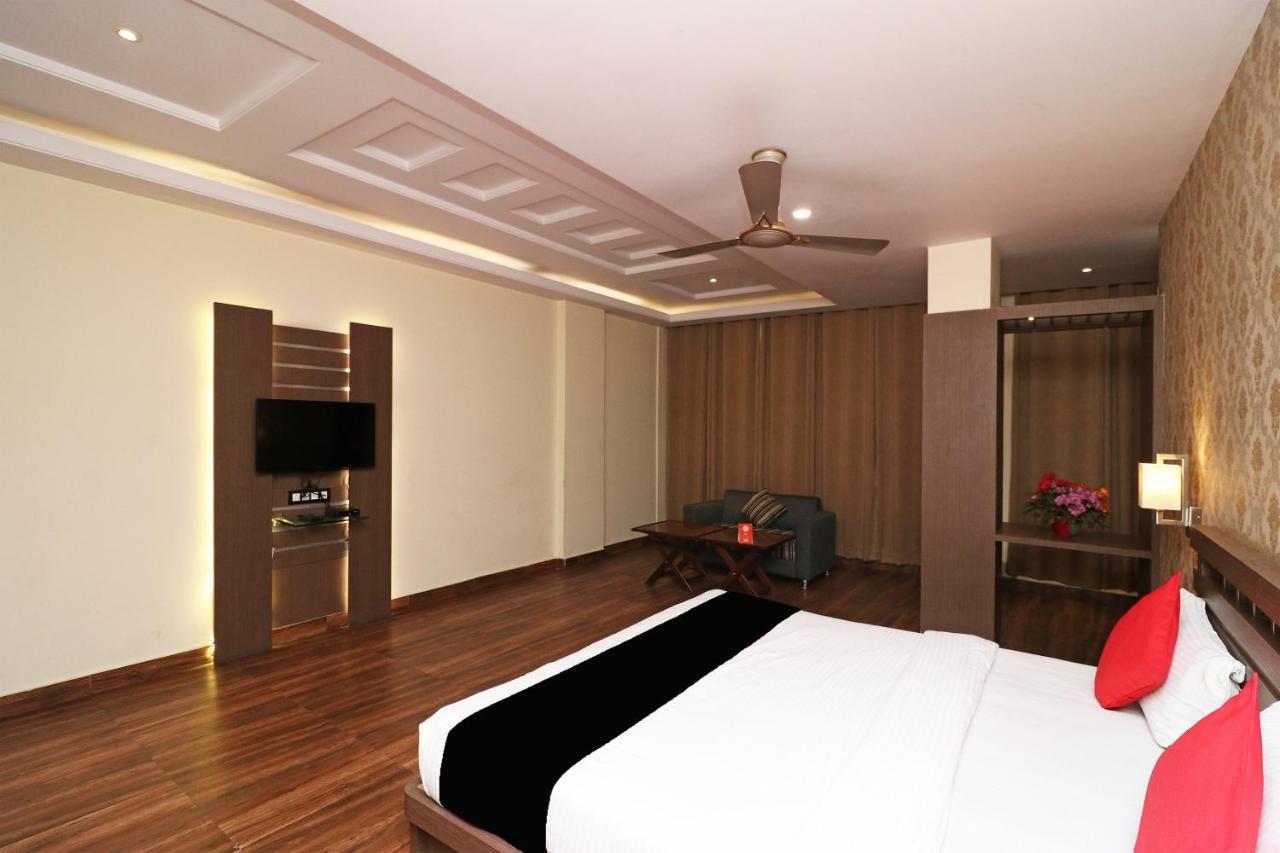 Puja Residency Hotel Varanasi Eksteriør billede