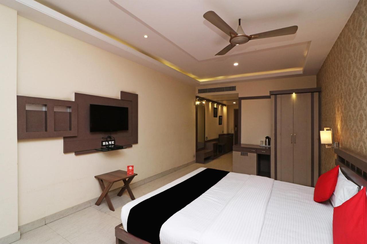 Puja Residency Hotel Varanasi Eksteriør billede