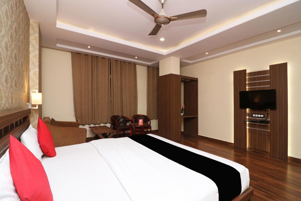 Puja Residency Hotel Varanasi Eksteriør billede